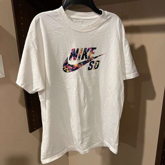 Nike White Tee with Vibrant Logo - Picture 1 of 3